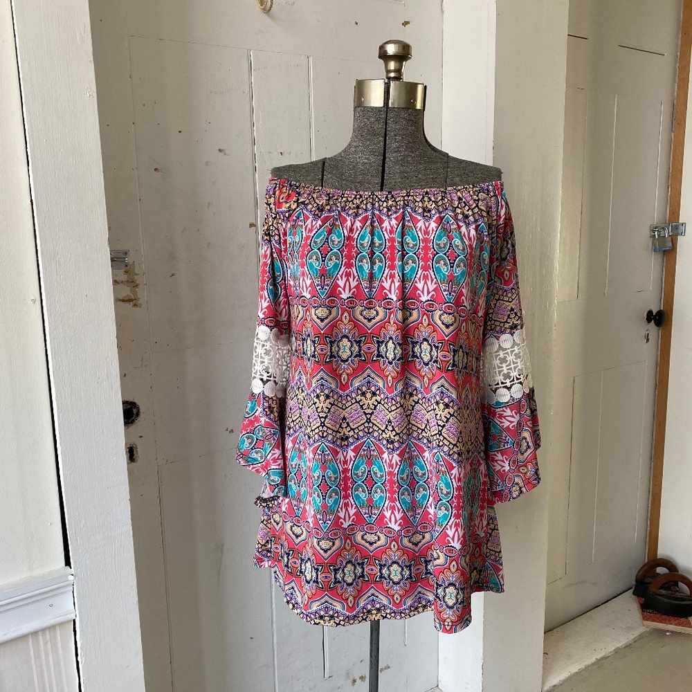 Win Win Pinwheel Sleeve Tunic Peasant Top